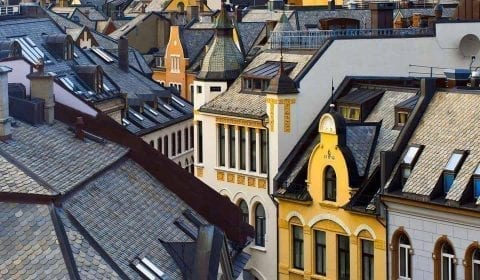 Vue sur les toits et l'architecture Art Nouveau colorée d'Ålesund