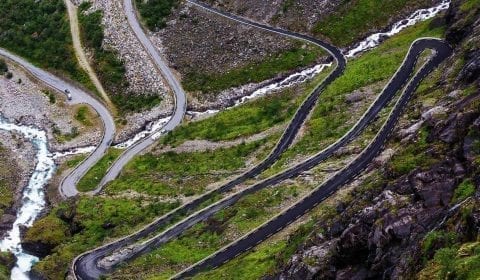 Trollstigen, en snirklende fjellvei i Norge