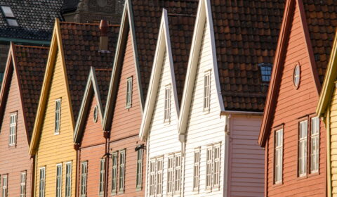 Die Hausfassade von Bryggen in Bergen, Norwegen.